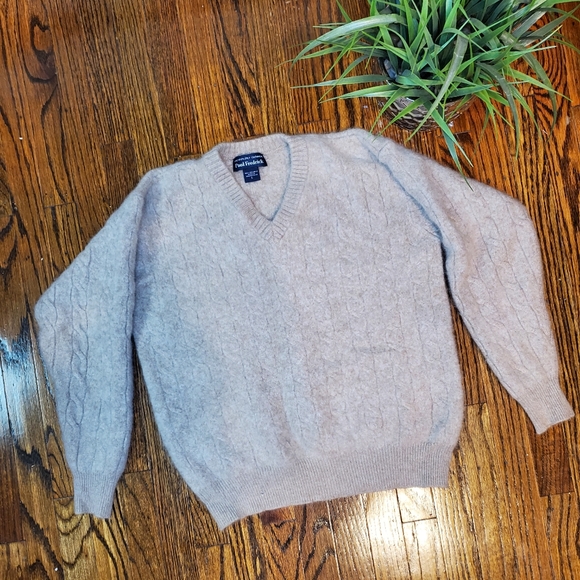 Paul Fredrick Cashmere Swaeter - Picture 2 of 5